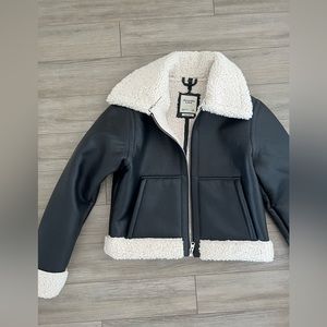 NEVER WORN Abercrombie Shearling Jacket